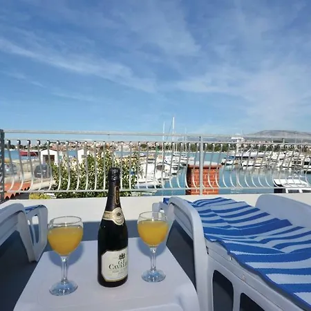 Studio Apartman * ポドストラナ